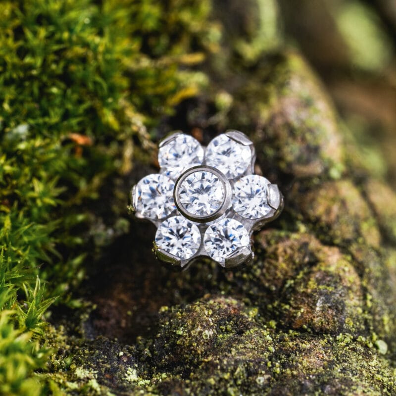 Iriselle pin